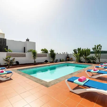Villa Tropical By *