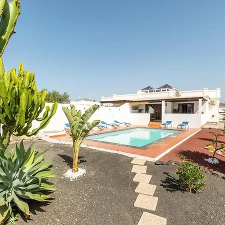 Tropical By ヴィラ *