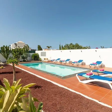 Villa Tropical By *